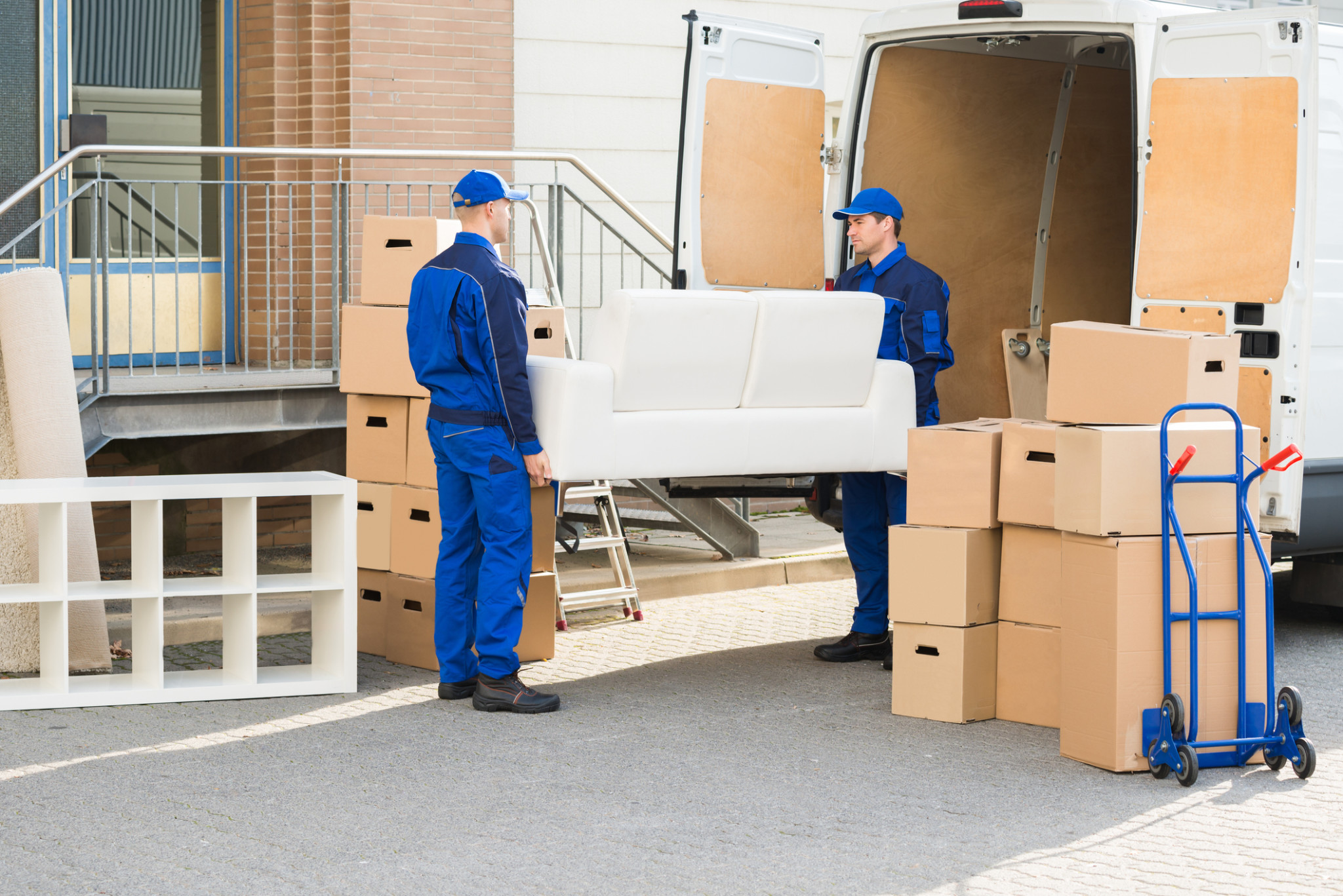 Safe Ship Moving Services Lists the Benefits of Hiring Moving Companies